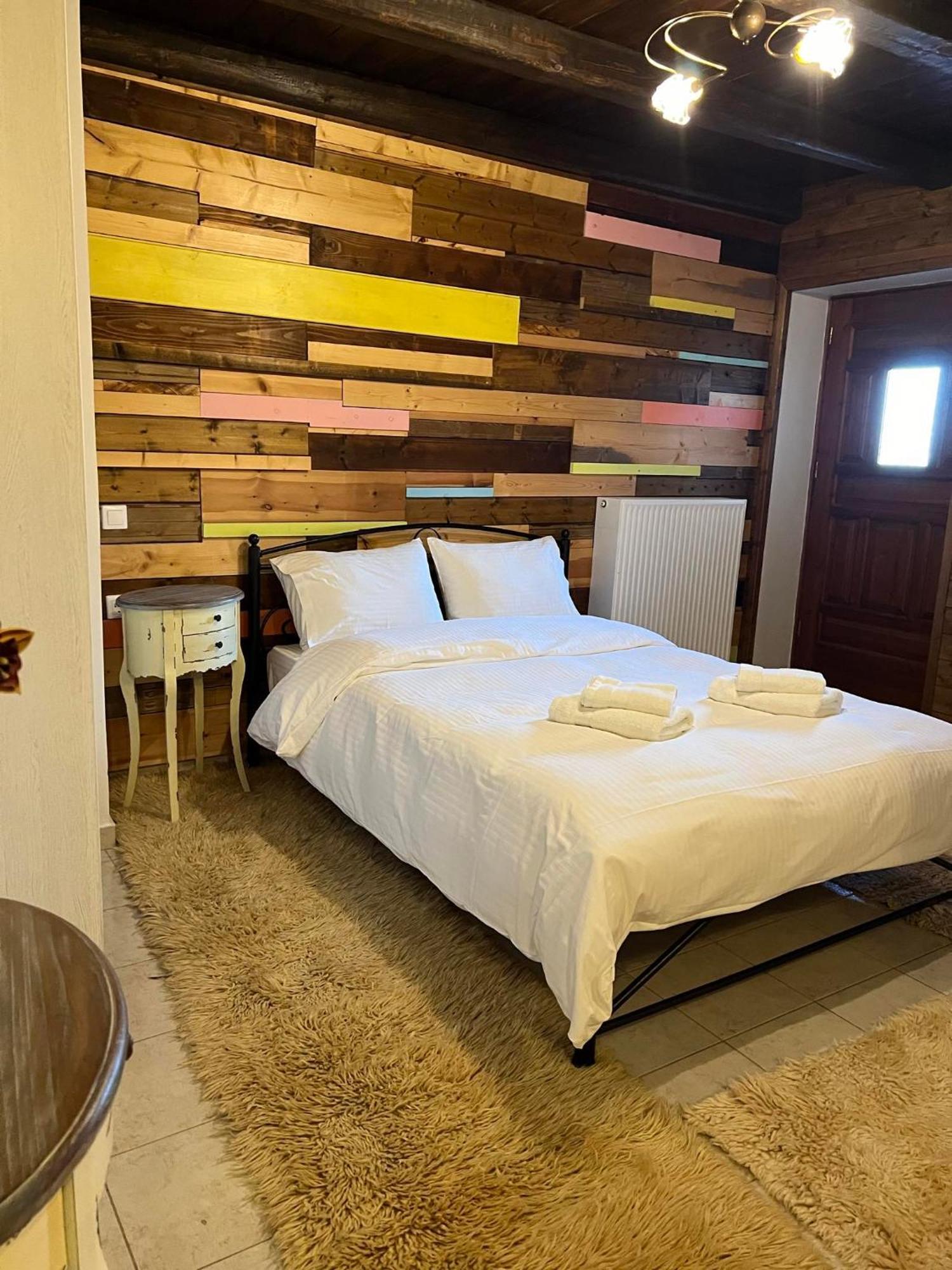 Ikojenia Traditional Lodge Папигко Екстериор снимка